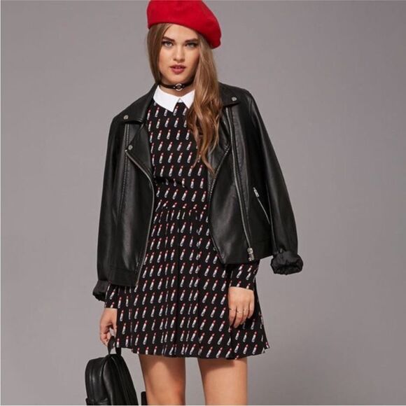 Forever 21 Dresses & Skirts - Forever 21 lipstick 💄 print Long Sleeve Dress, S